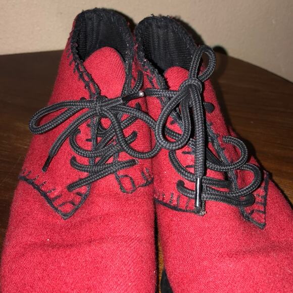 Talbots Preppy Academia Studious Holiday Red Material Ankle Booties - Picture 4 of 8